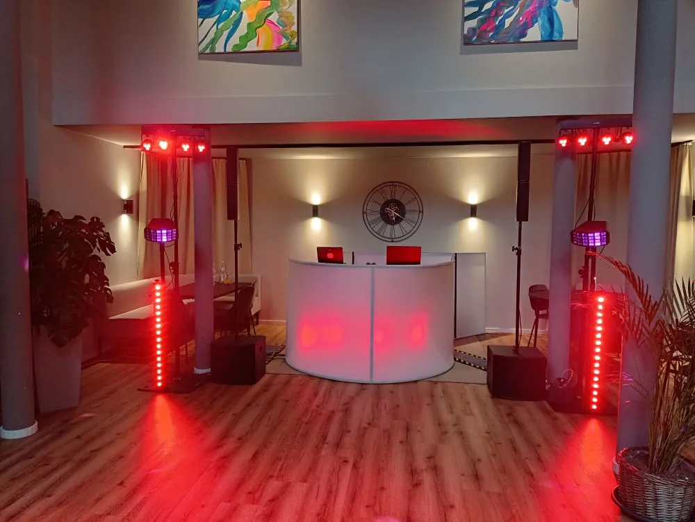 Professionelle Lichttechnik beim Preis für den Geburtstags-DJ-Einsatz
