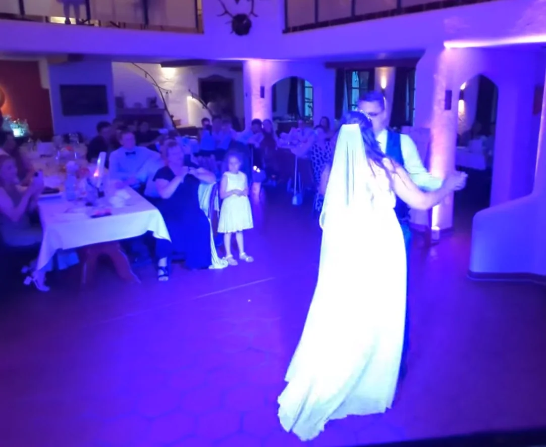 Hochzeitstanz in der Wellenburger Schlossgaststätte bei Augsburg