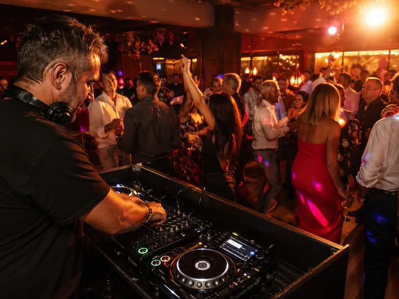 Geburtstags-DJ Kempten mit Musik und Licht
