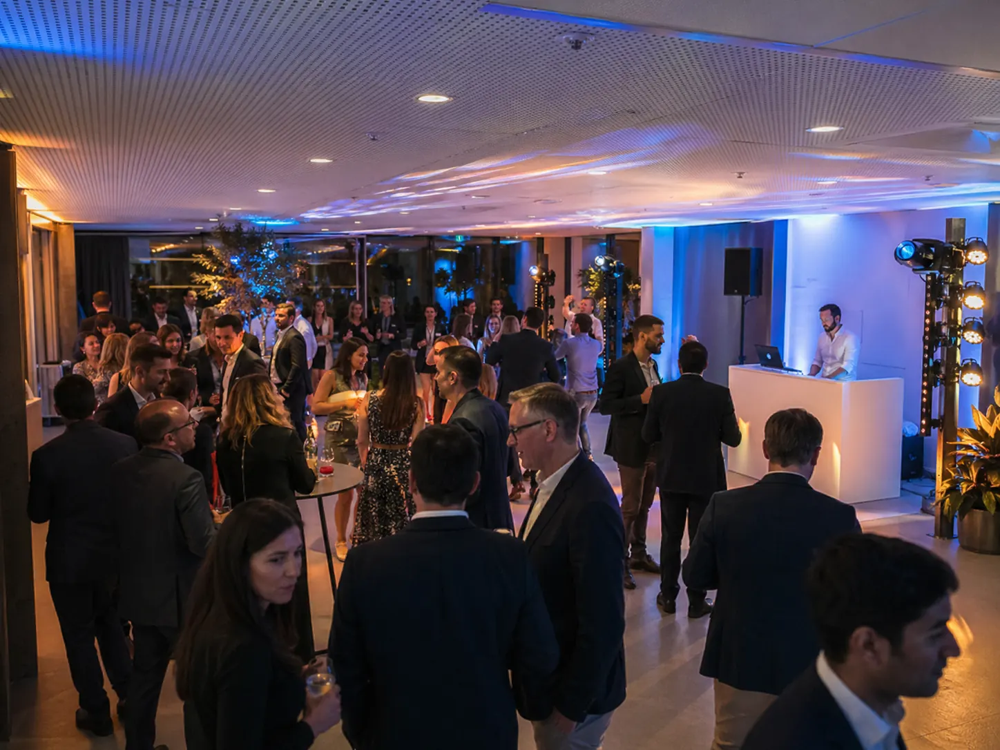 Business Event mit DJ Technik und Gästen