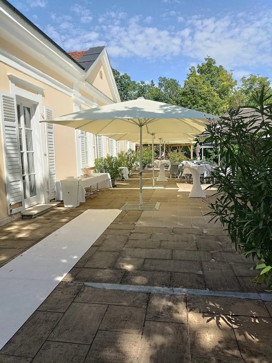 Terrasse des Arco-Schlößchens für Empfang und Hochzeitsfeier