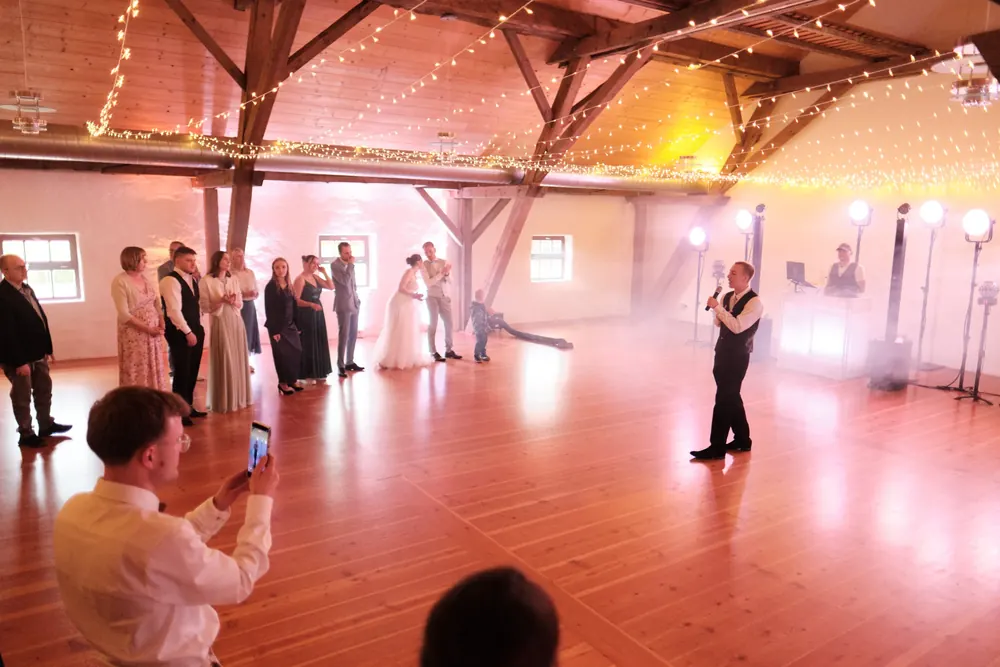 Moderation beim Brautverziehen auf einer Hochzeit