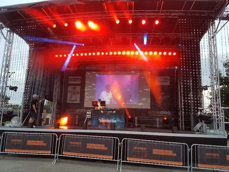 Radio Schwaben DJs bei einem Open Air Event