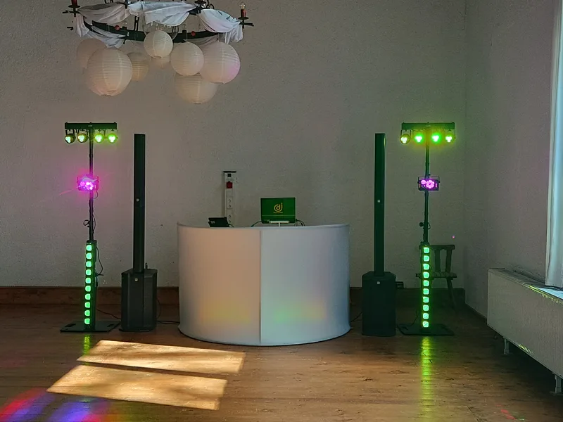 DJ Setup im Seifert am See mit Lichttechnik