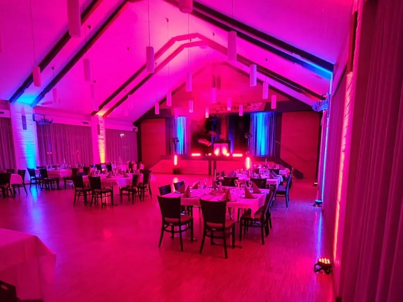 Stimmung auf der Tanzfläche im Königswirt