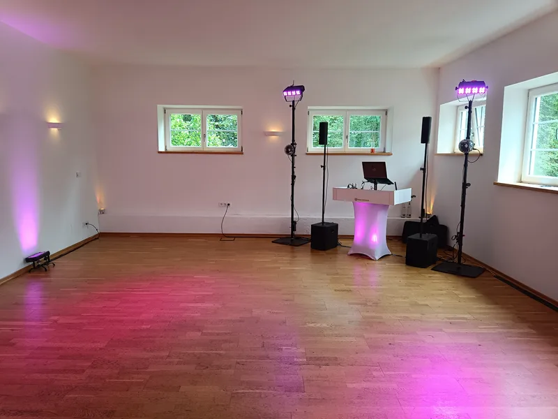 Hochzeits-DJ Rico Cinsano Schloss Igling – festlicher Saal in der alten Schlossbrauerei