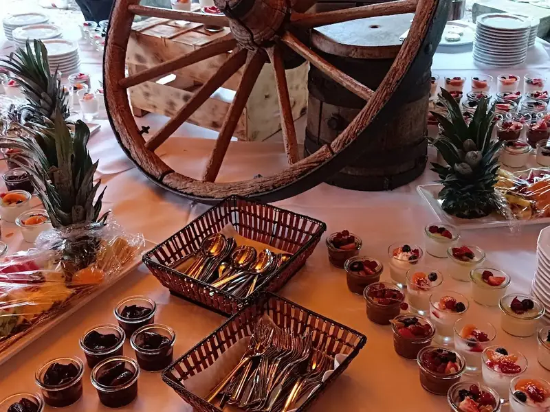 Dessertbuffet bei einer Hochzeit in der Sonnenkopfhütte