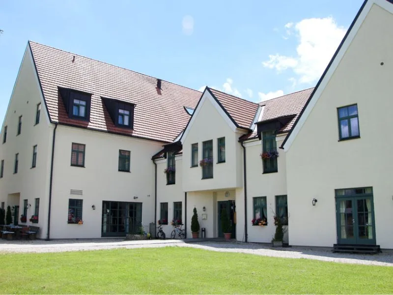 Brauereigasthof Sankt Afra – Außenansicht des historischen Gasthofs