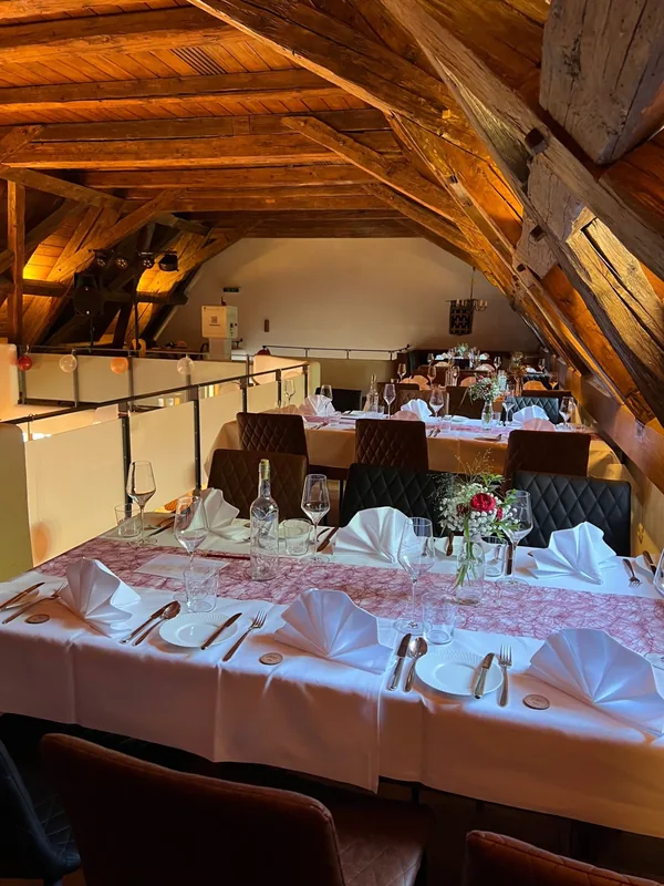 Festsaal der Schlossgaststätte Wellenburg für Hochzeiten